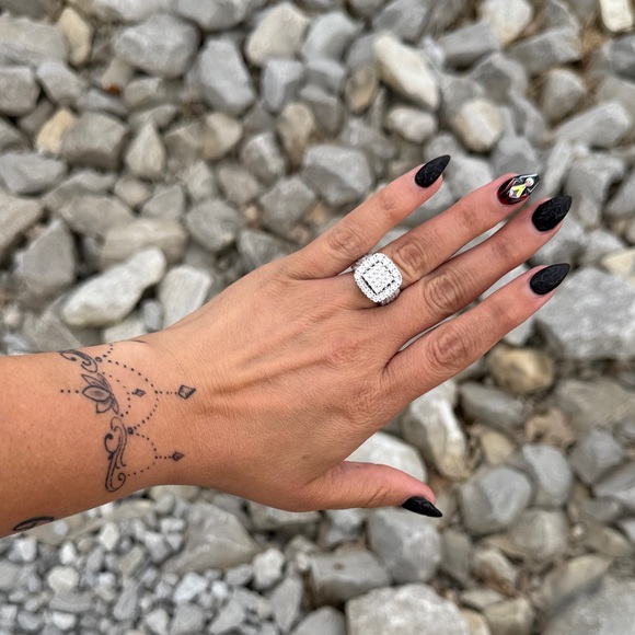 New S925 Elegant Silver Square Ring - Picture 11 of 11